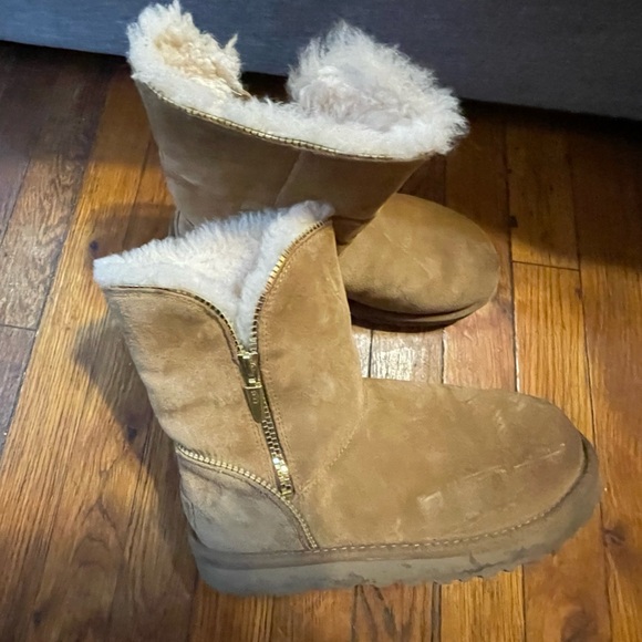 UGG Shoes - Low Used Chestnut Ugg, Gold Zipper on Side . Snug . Good Condition